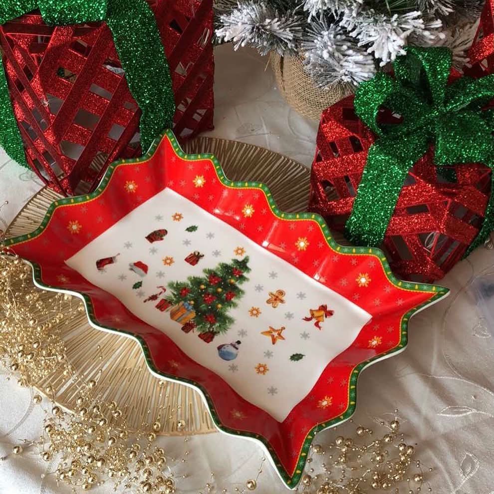 27-Piece Premium Christmas Dinnerware Set