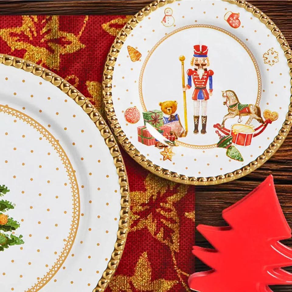 Christmas-Themed Ceramic Dessert Plates – 6 Pieces