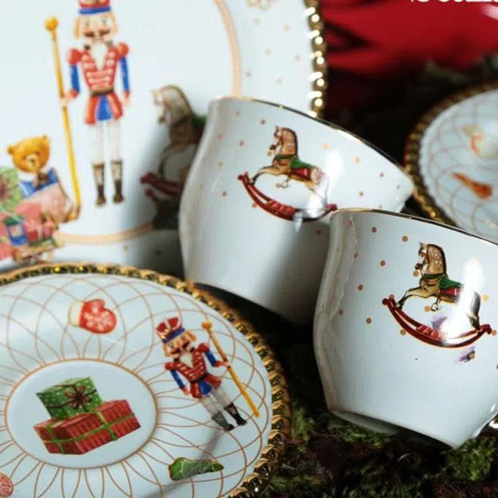 Christmas-Themed Ceramic Dessert Plates – 6 Pieces